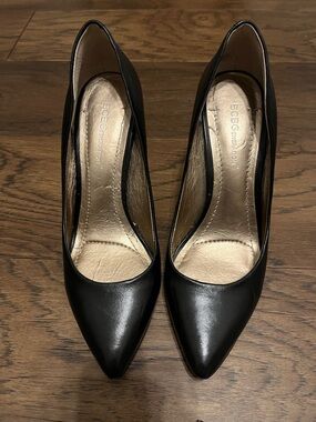 BCBG Heels size 7.5